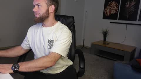 Stewart Barnz online show from 01.08.26