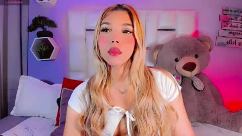 Snapshot of steyseequeen chatting on 02.16.25 Steisee Reyes online show from 02.16.25
