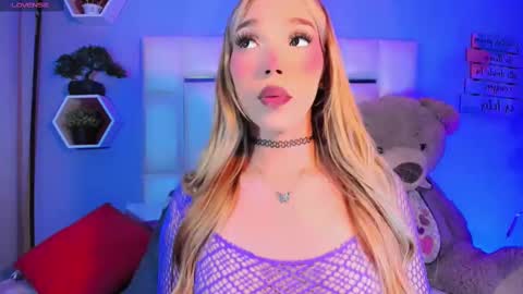 Snapshot of steyseequeen chatting on 10.03.25 Steisee Reyes online show from 10.03.25