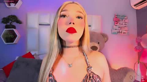 Snapshot of steyseequeen chatting on 10.10.25 Steisee Reyes online show from 10.10.25