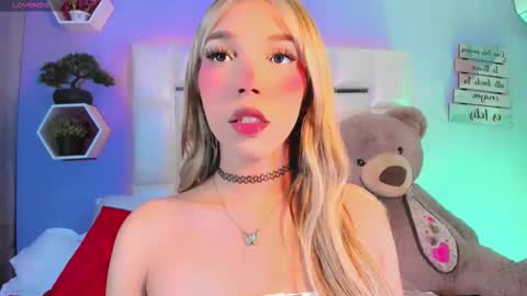 Snapshot of steyseequeen chatting on 10.11.25 Steisee Reyes online show from 10.11.25