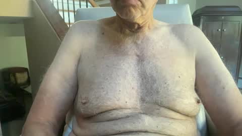 Snapshot of stillbad2 chatting on 10.09.25 Stillbad2 online show from 10.09.25