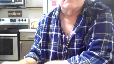 Snapshot of sting7 chatting on 10.12.25 Sting7 by online show from 10.12.25