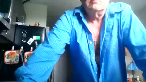 Snapshot of sting7 chatting on 10.13.25 Sting7 by online show from 10.13.25