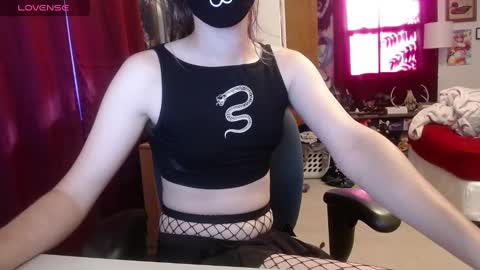 sting_ray111 online show from 09.28.25