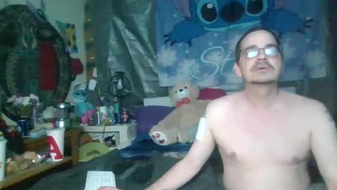 Snapshot of stitchsunshine85 chatting on 02.18.25 Tasha and Drew online show from 02.18.25