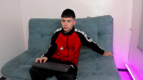 Stivarfox21 online show from 01.26.25