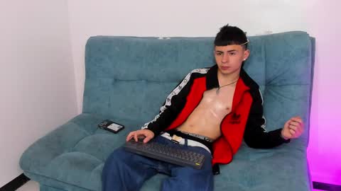 Stivarfox21 online show from 01.28.25