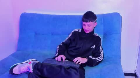 Stivarfox21 online show from 02.02.25