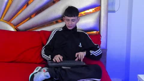 Stivarfox21 online show from 02.08.25