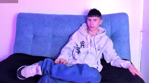 Stivarfox21 online show from 02.26.25