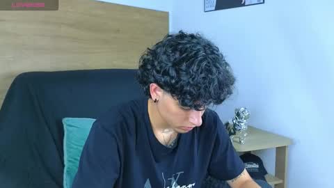 stivenbenet1 online show from 11.05.25