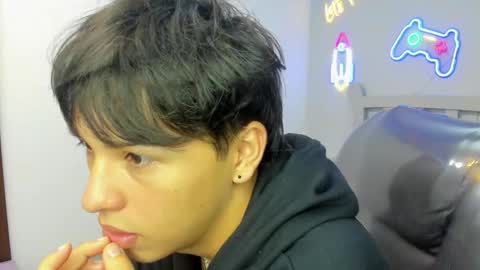 Stiwen online show from 10.03.25