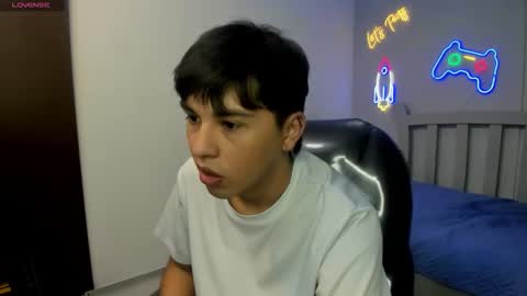 Stiwen online show from 11.25.25