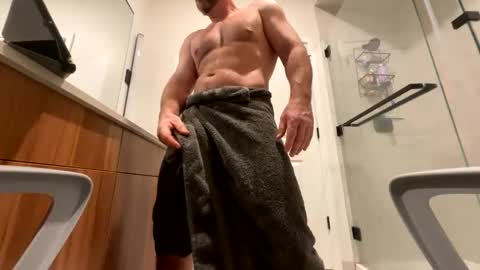 stlhotwifeguy online show from 02.28.25