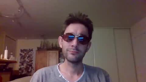 Julien9477 online show from 10.25.25