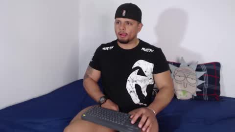 Stone Lee  online show from 11.08.25