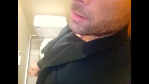 Snapshot of stopshottttt chatting on 10.27.25 stopshottttt online show from 10.27.25