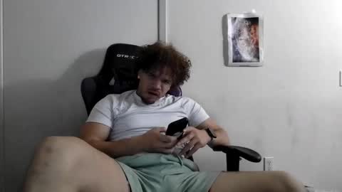 Snapshot of str8dj chatting on 01.08.26 Dj online show from 01.08.26