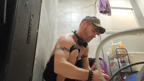 Str8 online show from 02.17.25