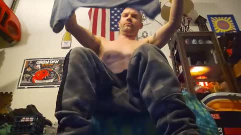 Str8 online show from 02.25.25