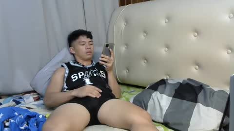 Snapshot of straightguy_asian chatting on 02.20.25 DODONG online show from 02.20.25