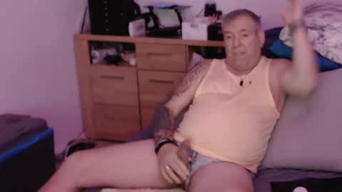 Snapshot of stranger1966 chatting on 09.28.25 Stranger online show from 09.28.25