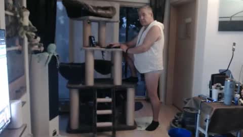 Snapshot of stranger1966 chatting on 10.08.25 Stranger online show from 10.08.25