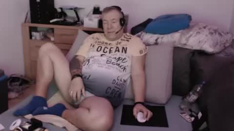 Snapshot of stranger1966 chatting on 10.29.25 Stranger online show from 10.29.25