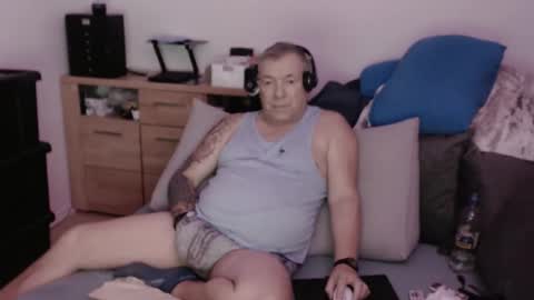 Snapshot of stranger1966 chatting on 11.01.25 Stranger online show from 11.01.25