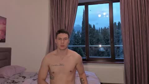 Snapshot of stranggee chatting on 10.14.25 Artem online show from 10.14.25