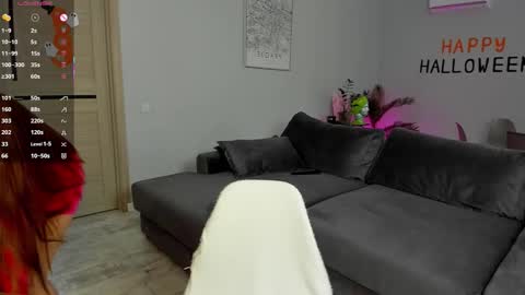 Snapshot of straw_juice chatting on 10.01.25 Laura online show from 10.01.25