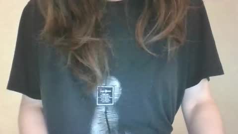 Snapshot of strawberry_soul chatting on 10.24.25 Harriet online show from 10.24.25