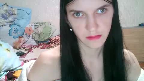 Snapshot of strawberry_storm chatting on 04.20.26 Strawberry Storm online show from 04.20.26