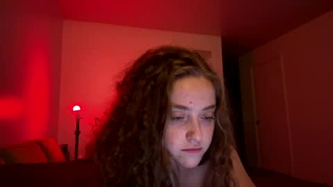 Snapshot of strawberrylotsacake chatting on 09.30.25 Strawberrylotsacake online show from 09.30.25