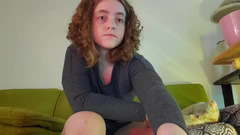 Snapshot of strawberrylotsacake chatting on 10.11.25 Strawberrylotsacake online show from 10.11.25