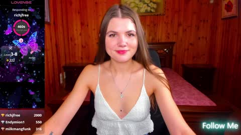 Snapshot of strawberrylux chatting on 12.21.24 Strawberrylux online show from 12.21.24