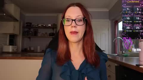 Snapshot of stripmequick chatting on 10.14.25 Amorina online show from 10.14.25