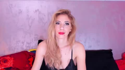 Elissa online show from 11.22.25