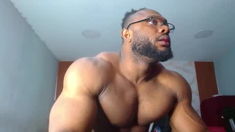 strong_george1 online show from 10.09.25