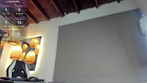 Snapshot of strong_girl_ chatting on 12.04.24 Alexa online show from 12.04.24