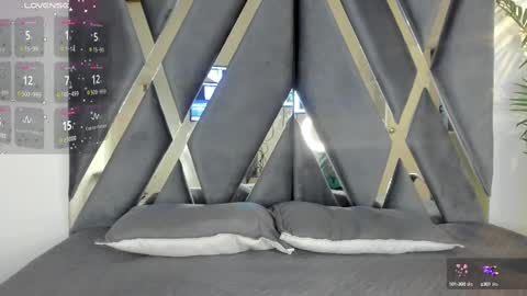 Snapshot of strong_girl_ chatting on 02.19.25 Alexa online show from 02.19.25