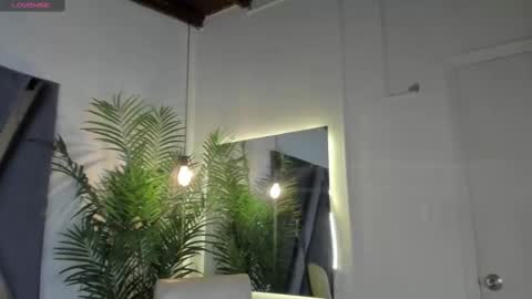 Snapshot of strong_girl_ chatting on 02.26.25 Alexa online show from 02.26.25