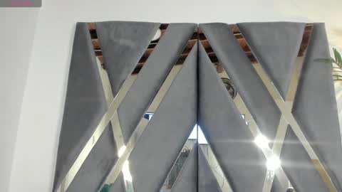 Snapshot of strong_girl_ chatting on 03.11.25 Alexa online show from 03.11.25