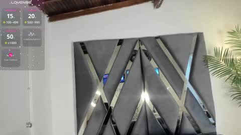 Snapshot of strong_girl_ chatting on 09.29.25 Alexa online show from 09.29.25