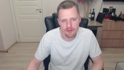 strong_guy_xxx online show from 01.13.26