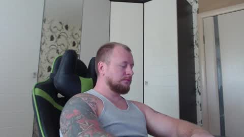 Snapshot of strongass18 chatting on 09.30.25 Alex online show from 09.30.25