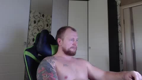 Snapshot of strongass18 chatting on 10.07.25 Alex online show from 10.07.25