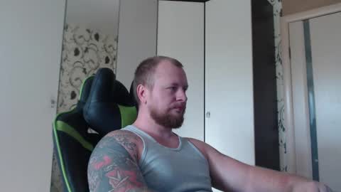 Snapshot of strongass18 chatting on 10.09.25 Alex online show from 10.09.25