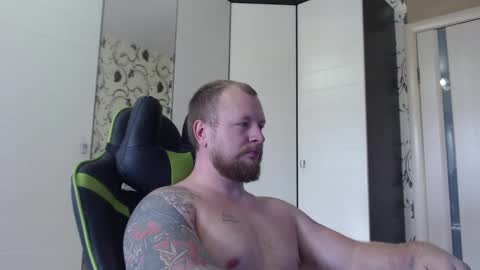 Snapshot of strongass18 chatting on 10.11.25 Alex online show from 10.11.25